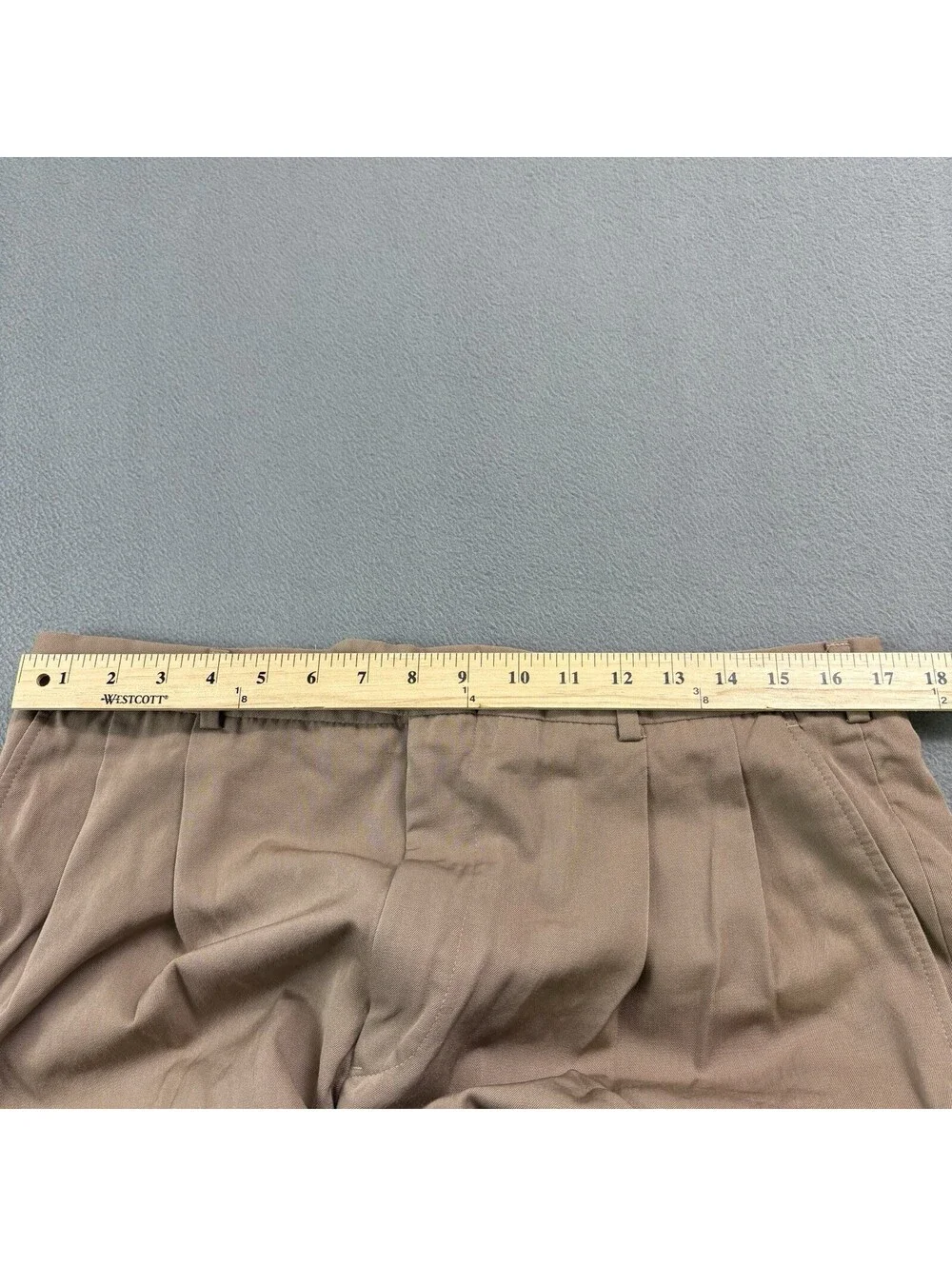 Vintage Burberry Pleated Trouser Pants Size 34 x 25 in. Khaki